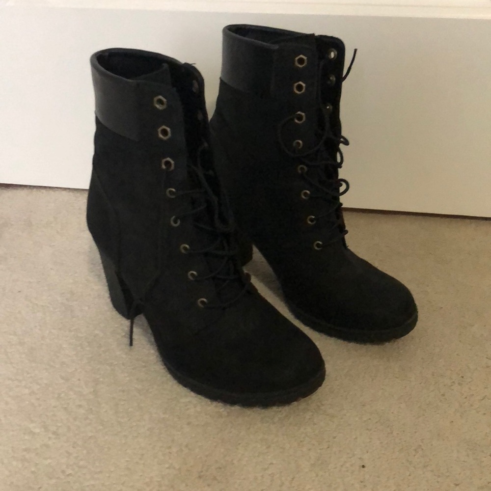Black timberland boots